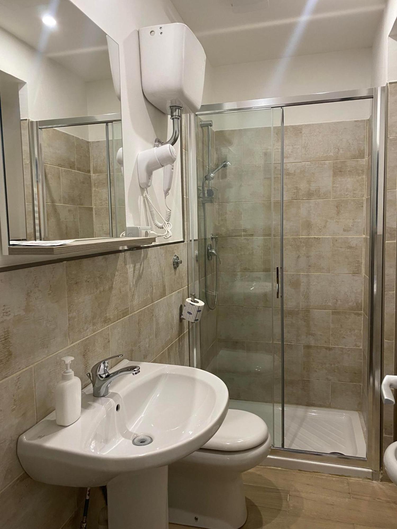 Eureka Rooms Рим Екстериор снимка